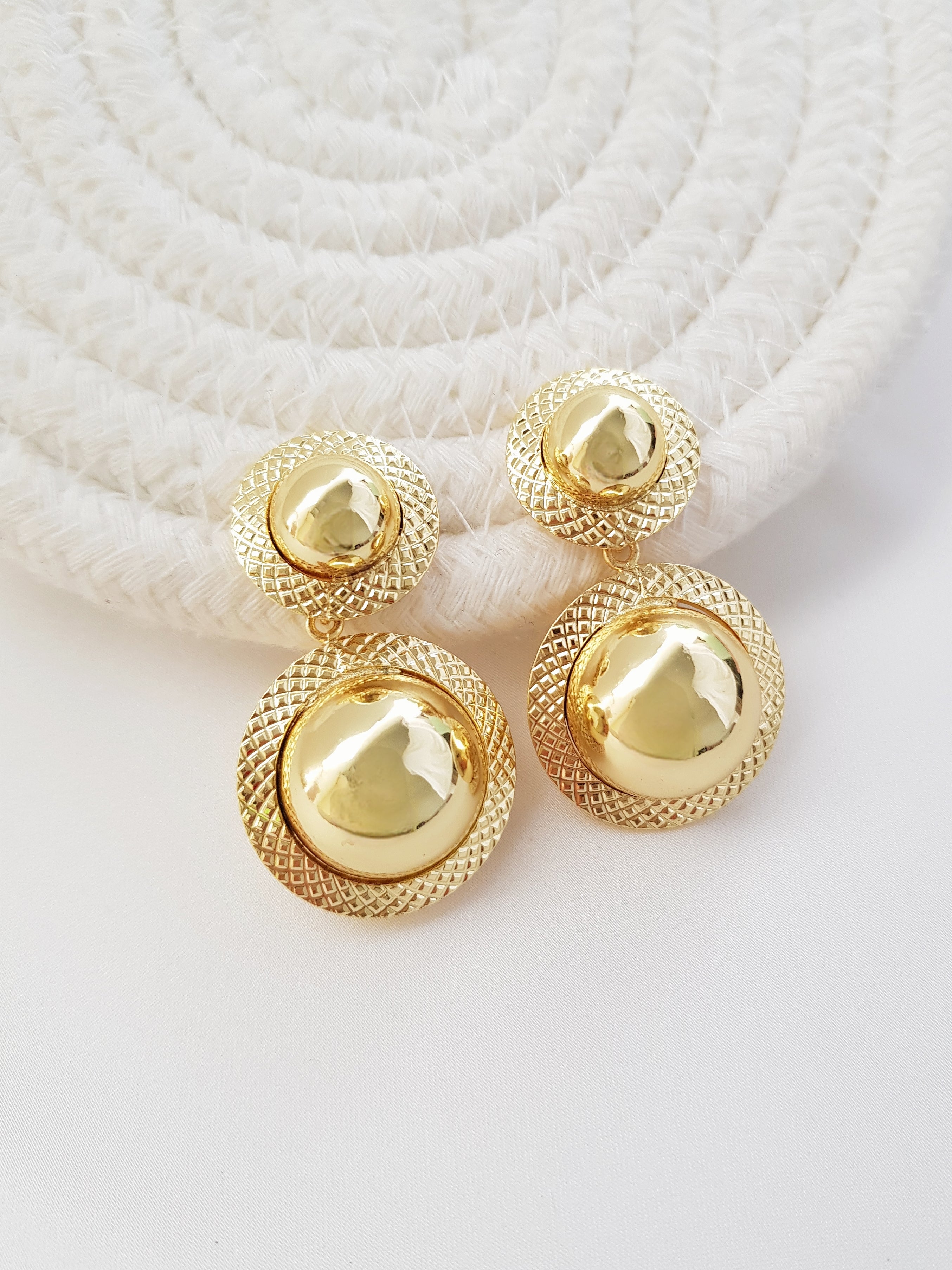 ARETES BOLAS LETI