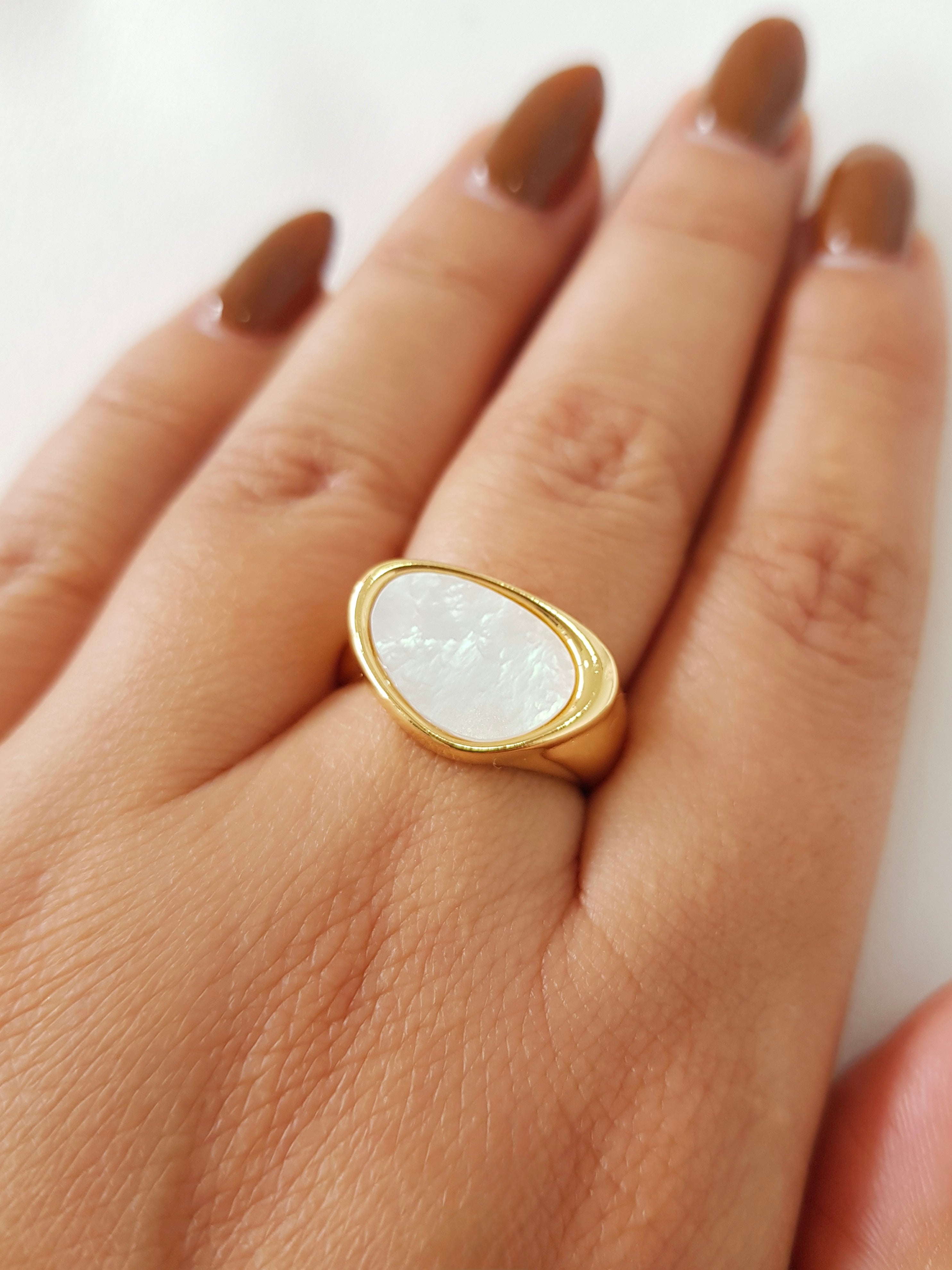 ANILLO ANASTACIA NÁCAR